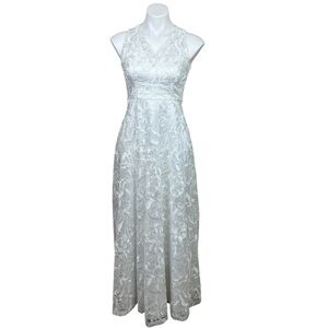 Lulus White Embroidered Sleeveless Maxi Dress
V-Neck Small Women’s Wedding